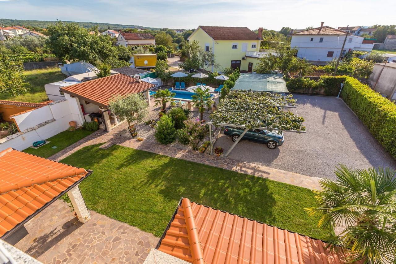 Guest House Antonella Malinska Exterior foto