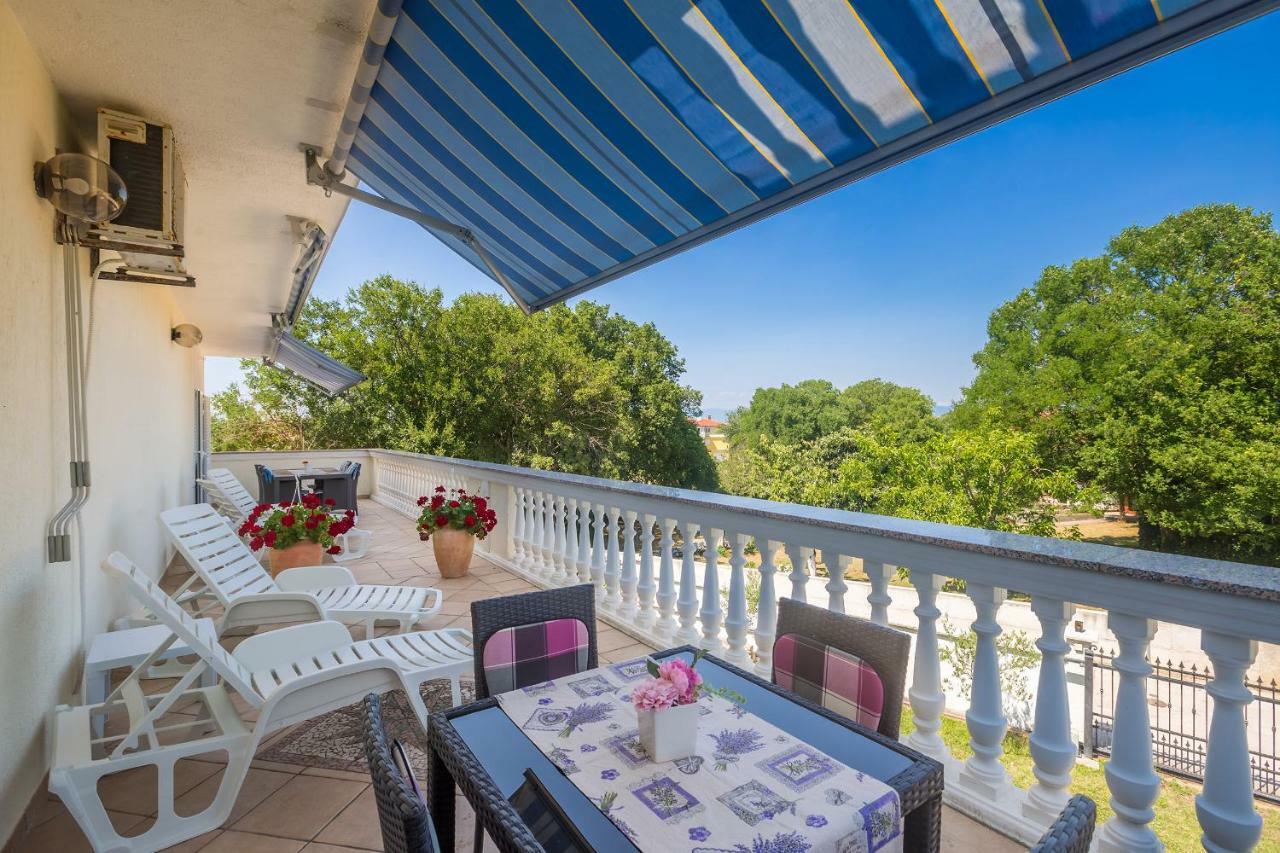 Guest House Antonella Malinska Exterior foto
